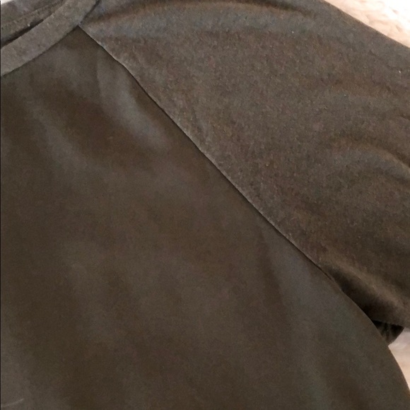 Banana Republic Tee - Picture 3 of 3